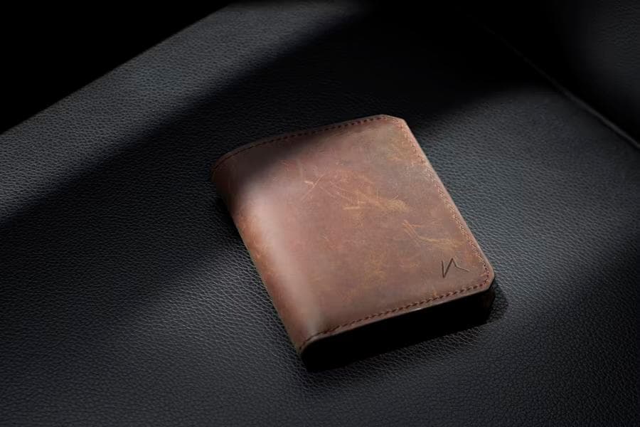 Minimalist Bifold Wallet - Brown